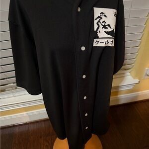 H&M Divided Black Men's Jersey Style Shirt with Graphic Design